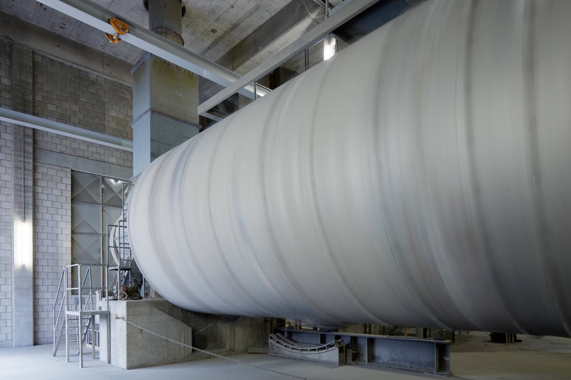 Zementherstellung: Die Walze mit der Klinker gemahlen werden kann.